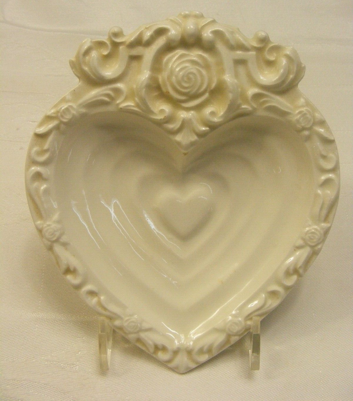 Vintage Porcelain Heart Shape Soap Dish Trinket Tray Embossed Rose 21b