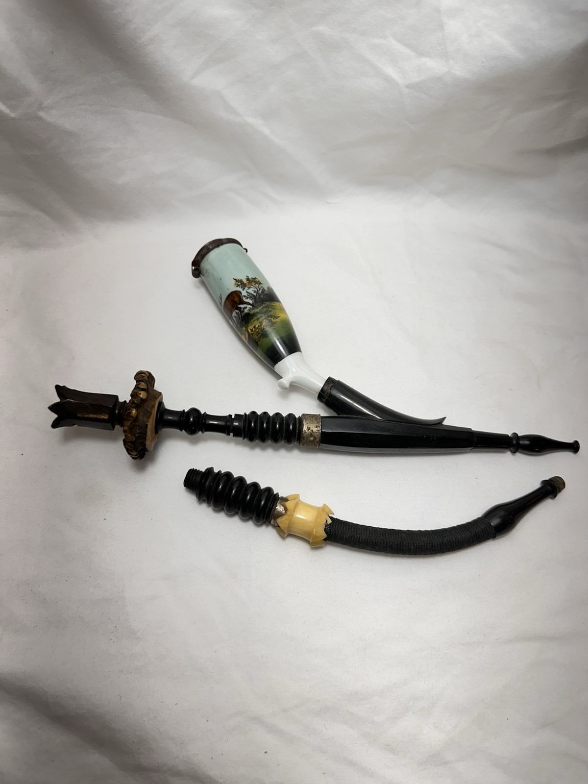 VINTAGE GERMAN PORCELAIN HUNTING SMOKING PIPE & Wood Stem Whitetail Deer
