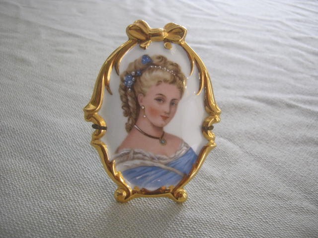 Beautiful Vintage Limoge France Hand Painted Cameo Portrait Porcelain Plaque Beautiful Vintage Limoge France Hand Painted Cameo Portrait Porcelain Plaque