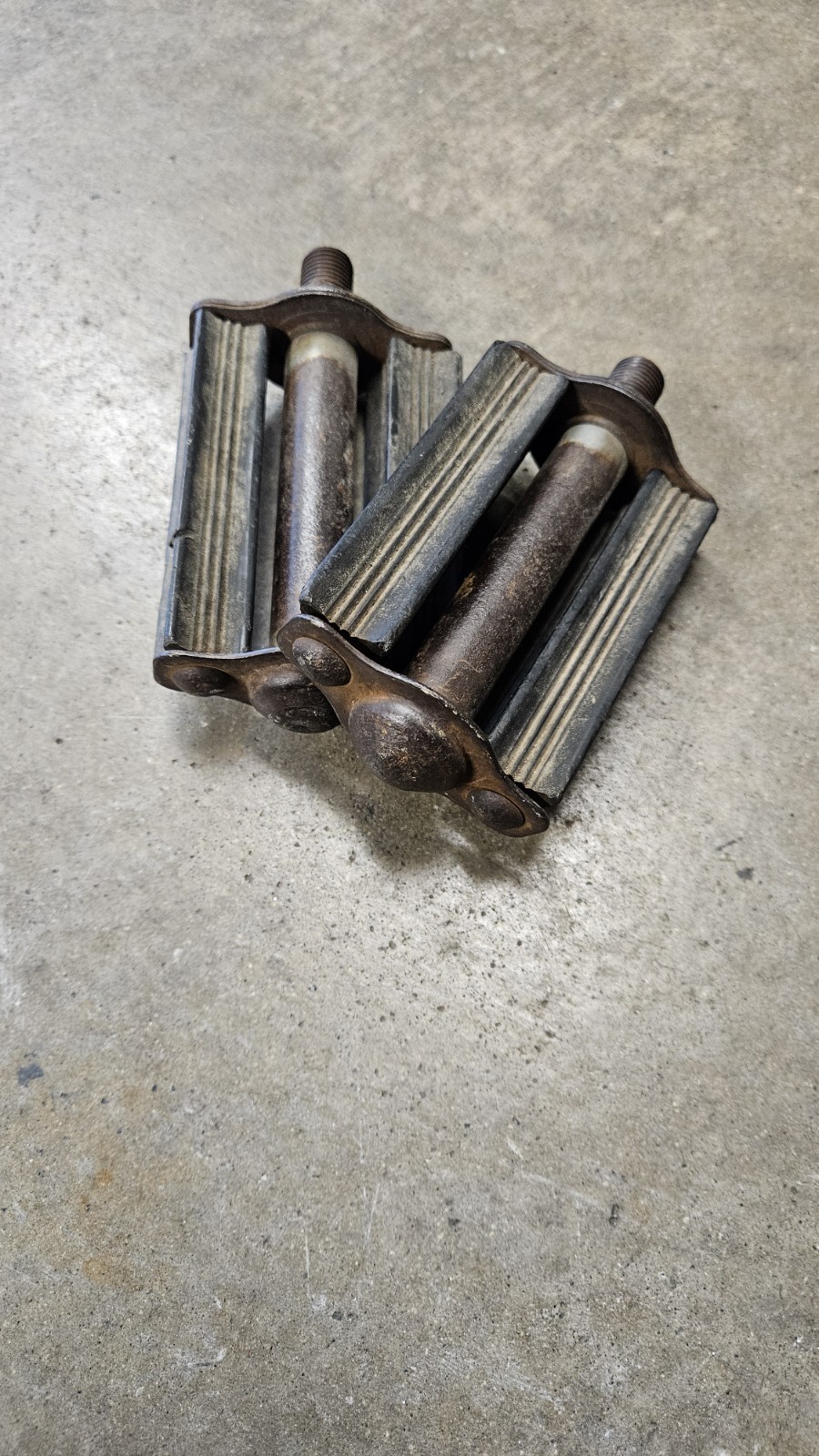 EARLY SCHWINN STINGRAY LIL TIGER PEDALS 1/2 INCH 