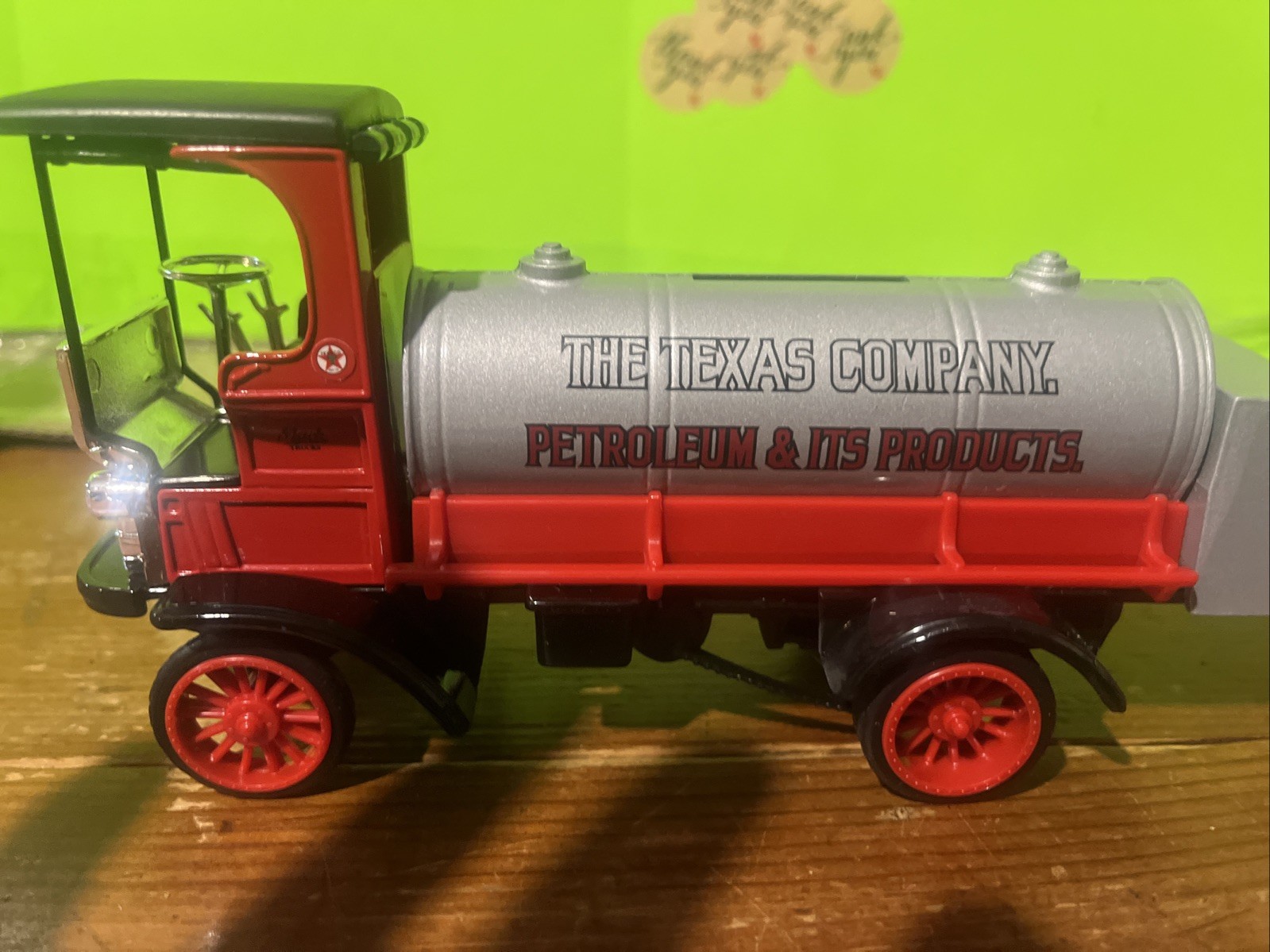 ERTL 1910 Mack Texaco Tanker Locking Coin Bank Die Cast Metal NIB sealed
