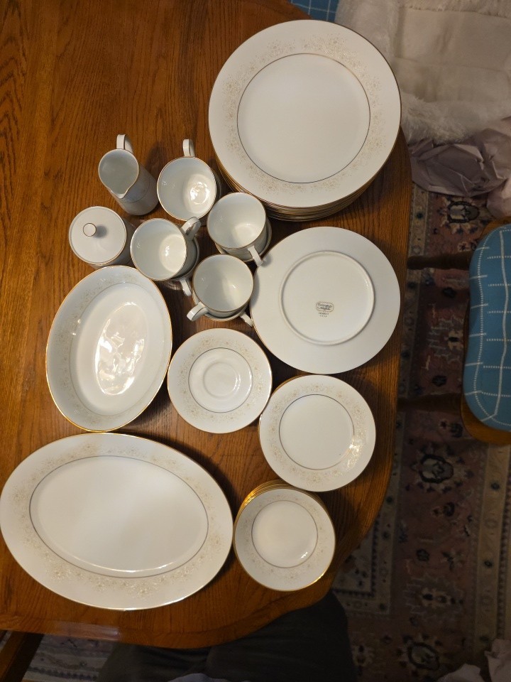 Vintage Noritake 52 Piece Fine China Dearest 2034