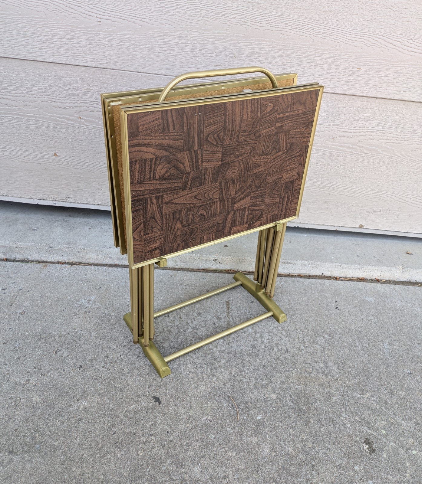 Vintage Set of 4 Faux Wood Parquet TV Tray Tables + Stand Mid Century Modern D73 Vintage Set of 4 Faux Wood Parquet TV Tray Tables + Stand Mid Century Modern D73