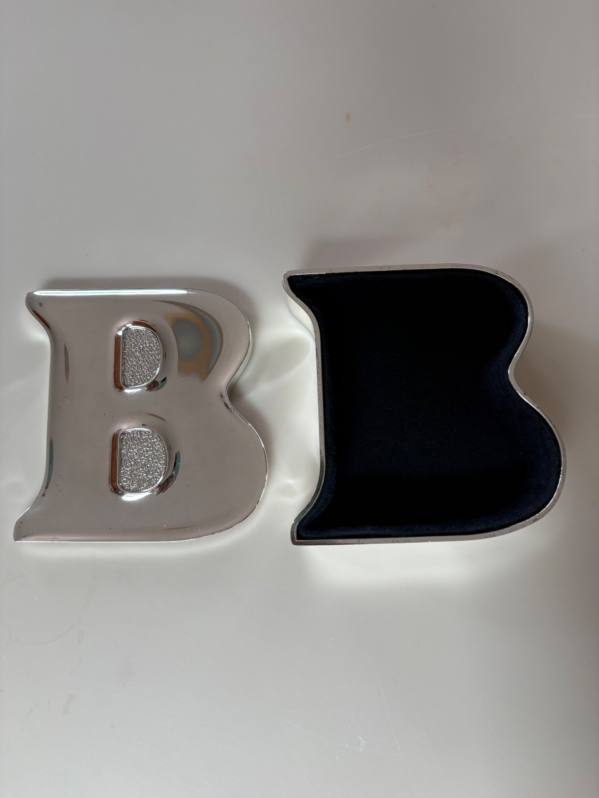 New Letter B Shaped Silver Tone Jewlrey Trinket Box Velvet Lined 2006