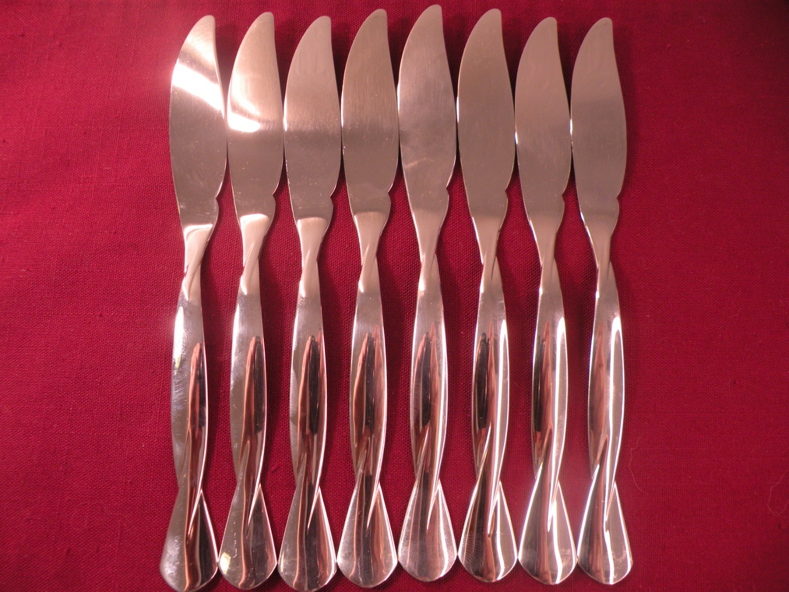 Set Of 8 Oneida Torsade Fish Knives Stainless Steel Flatware 7 7/8\