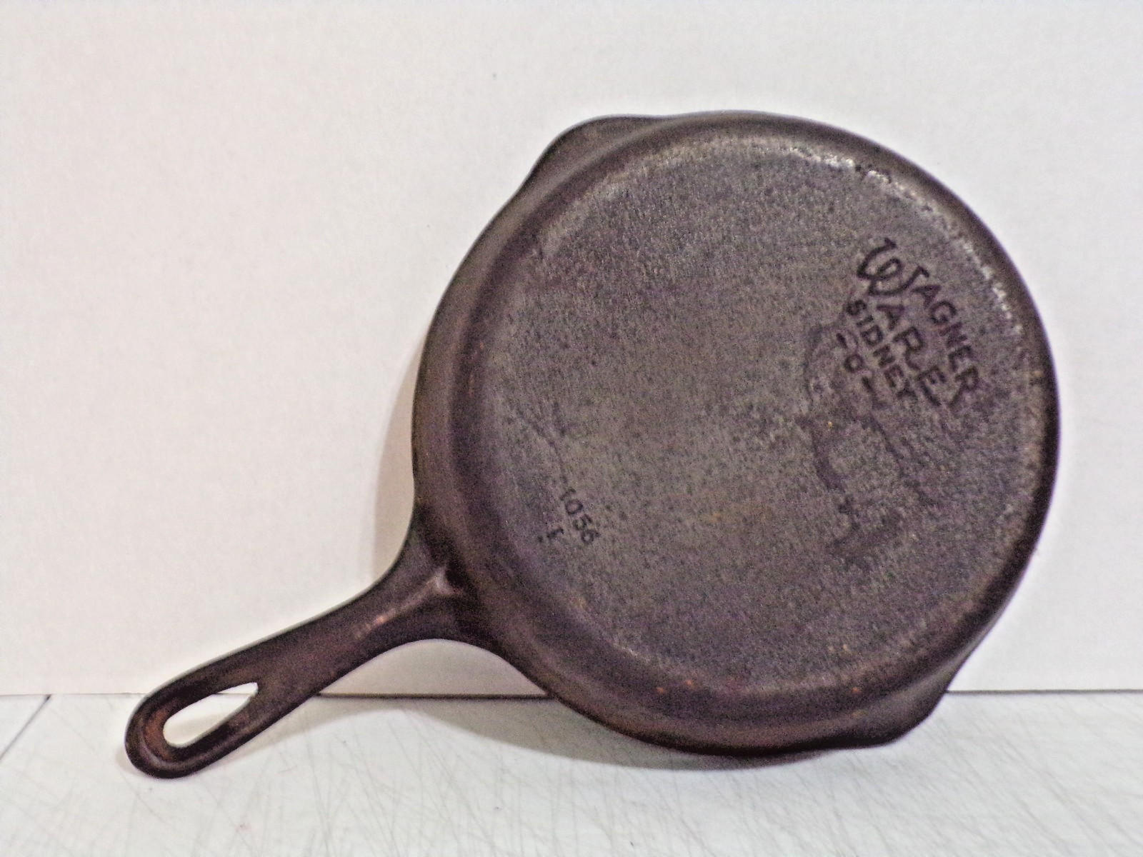 Vintage Wagner Ware No 6 Cast Iron Skillet 9\