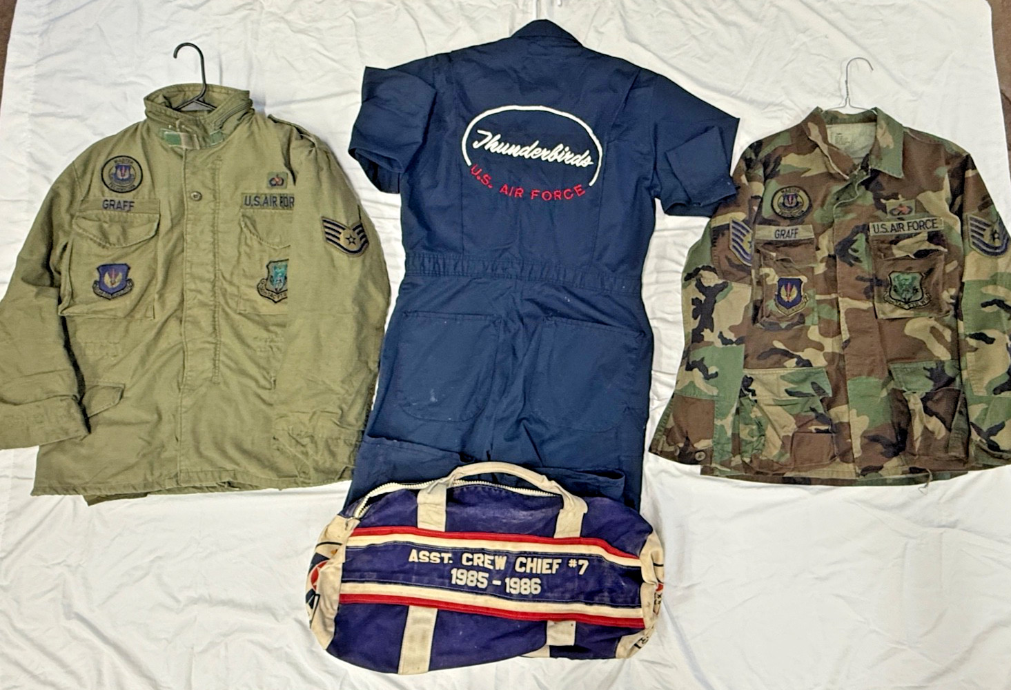 USAF Thunderbirds Crew Chief 1985 Uniform Suit Bag & M-65 Flight Jacket Lot Med USAF Thunderbirds Crew Chief 1985 Uniform Suit Bag & M-65 Flight Jacket Lot Med