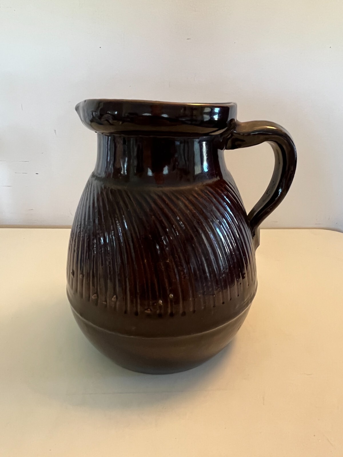 ANTIQUE ART POTTERY DARK BROWN RIBBED JUG PITCHER 9