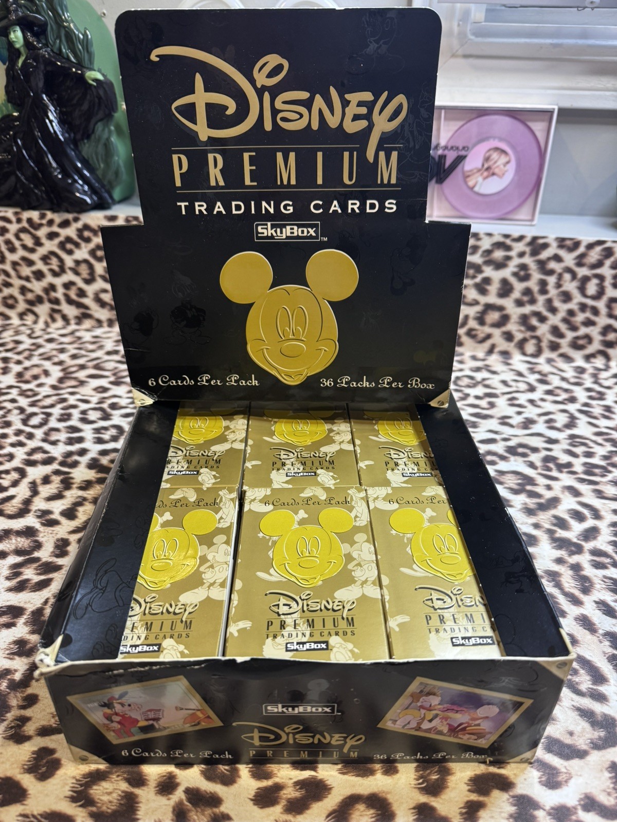 Individual packs Factory Sealed Rare SkyBox Disney Premium Trading Cards