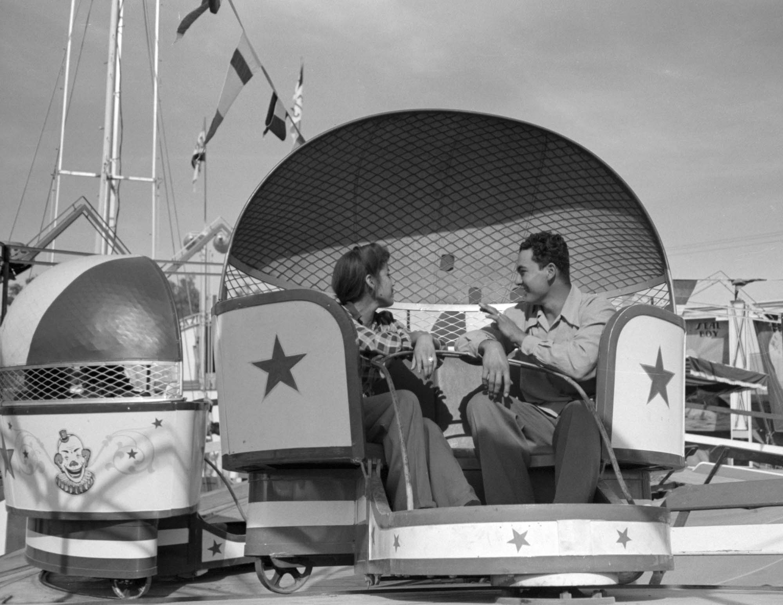 1942 Tilt-A-Whirl, Imperial County Fair, California Old Photo 8.5\