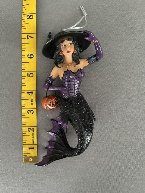 RARE/RETIRED - December Diamonds WILLAMINA Not in box RARE/RETIRED - December Diamonds WILLAMINA Not in box