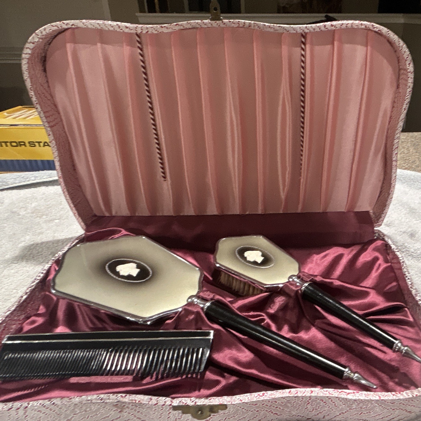 Vintage Vanity Grooming Set Case w/ Mirror Brush Comb, Cameo Inlay, Pink Lined Vintage Vanity Grooming Set Case w/ Mirror Brush Comb, Cameo Inlay, Pink Lined