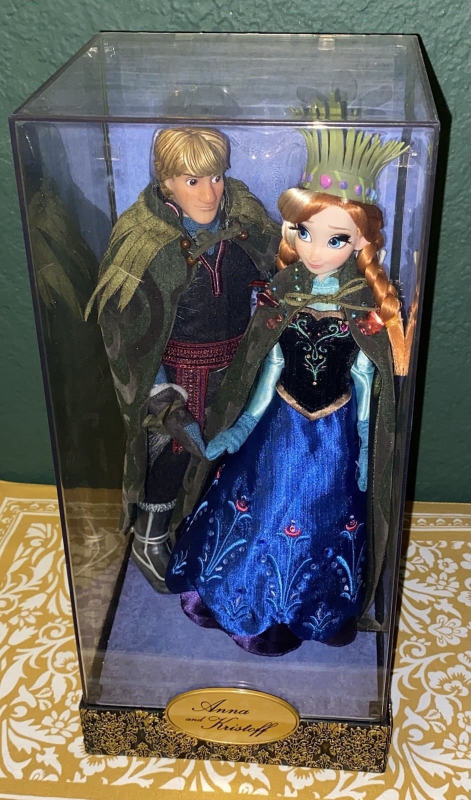 Disney Fairytale Collection NRFB Anna & Kristoff Frozen Dolls 2,835/6,000 W/COA Disney Fairytale Collection NRFB Anna & Kristoff Frozen Dolls 2,835/6,000 W/COA