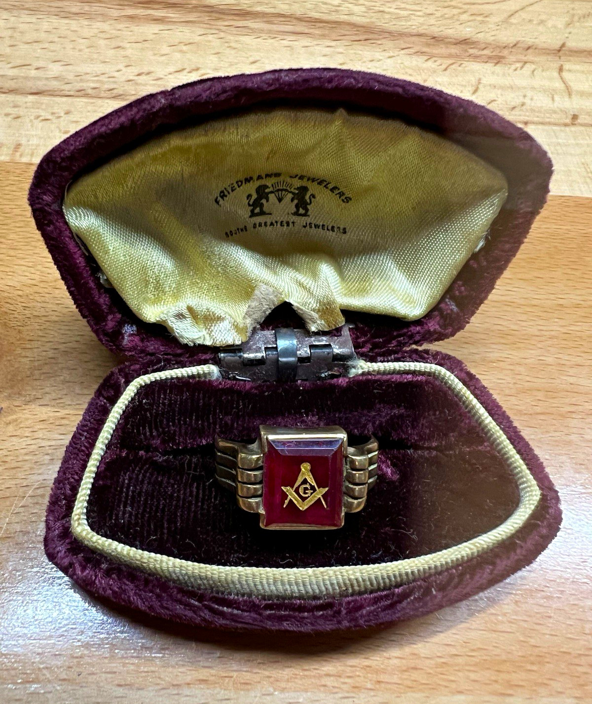Vintage 10K Yellow Gold Masonic Signet Ring - Size 10 - 8 Grams 