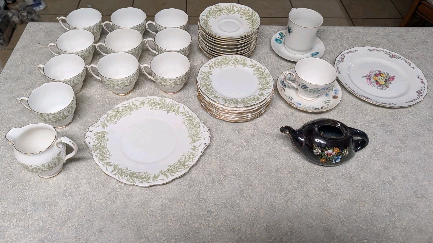 Roslyn 'Whispering Grass' Fine Bone China Vintage Tea Set