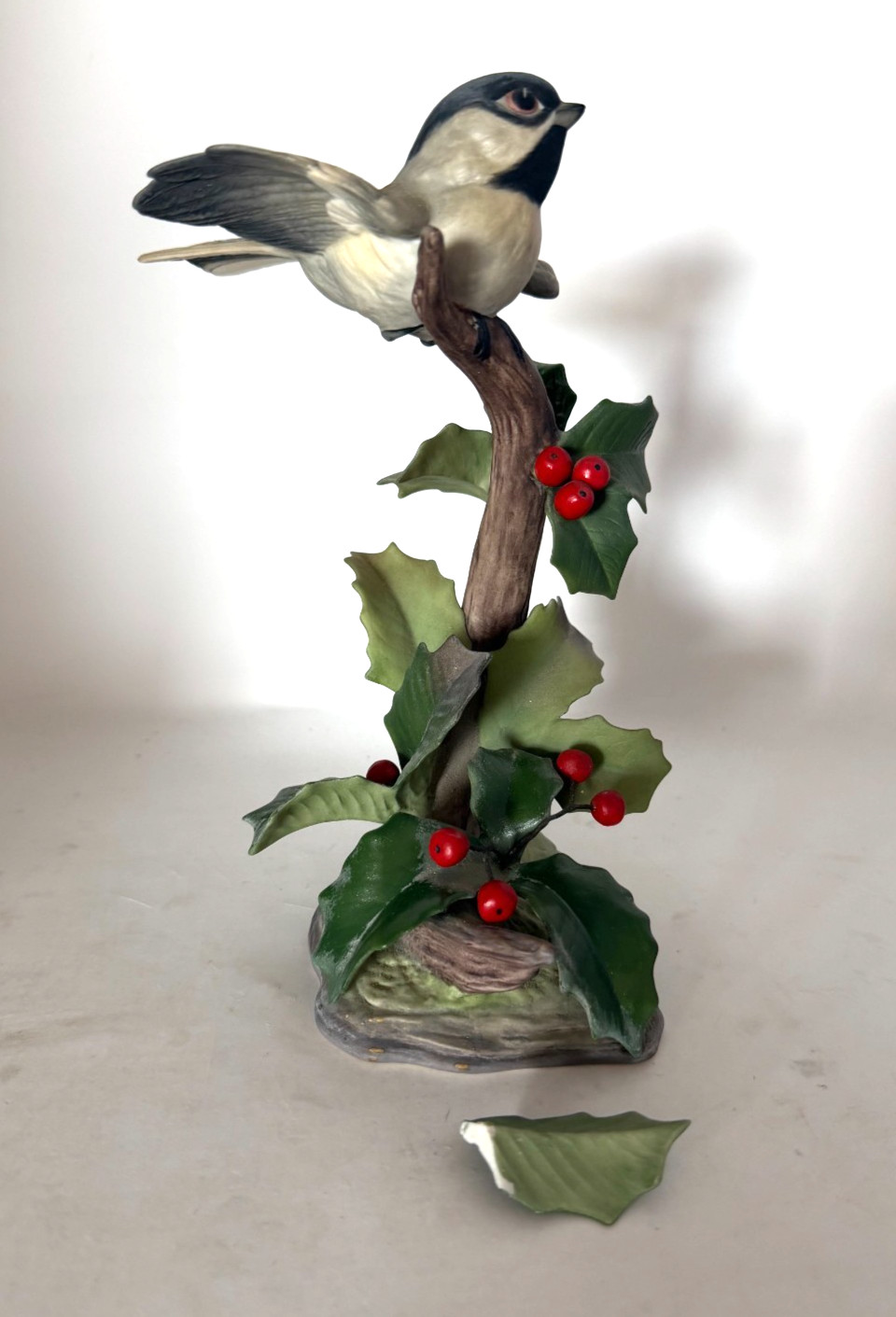 Boehm Porcelain Bird Black Capped Chickadee 40195 USA Damaged