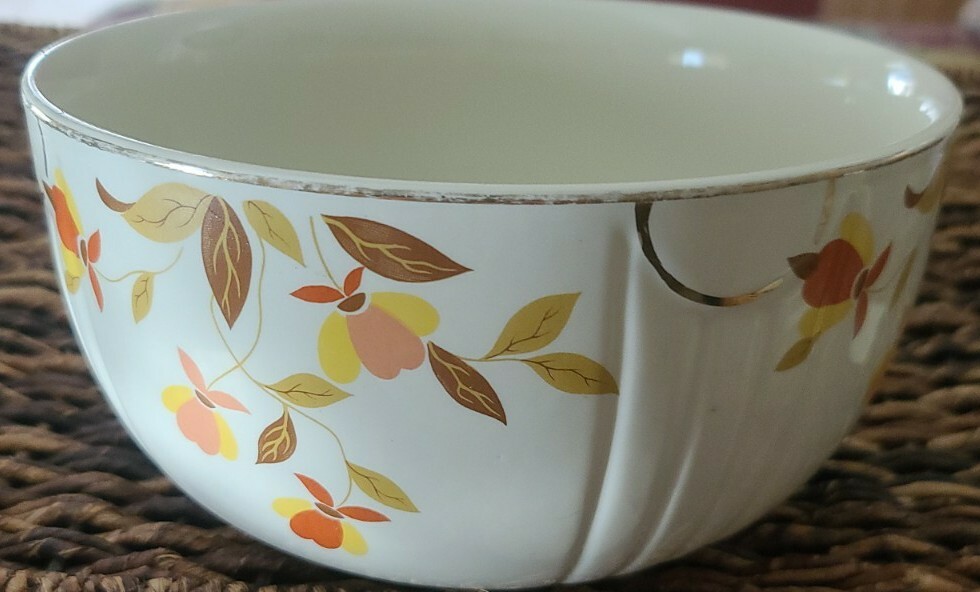 Hall's Superior Mixing Bowl ~ Autumn Leaf Pattern ~ 9