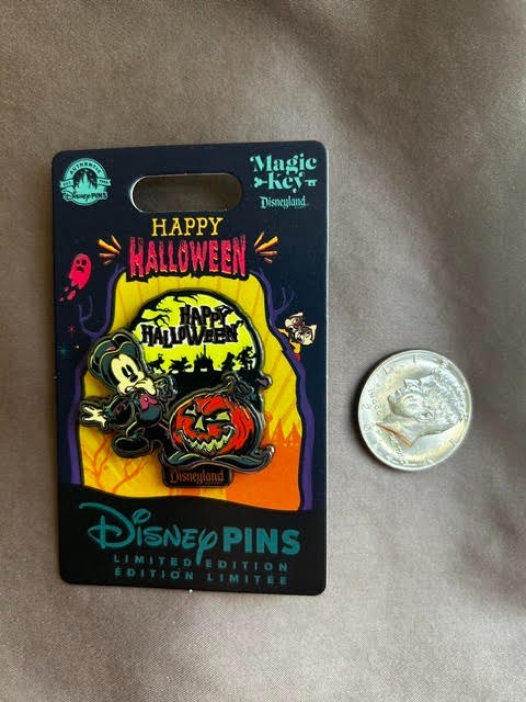Disney Disneyland 2023 Halloween Pin Scared Mickey Mouse Limited Edition Disney Disneyland 2023 Halloween Pin Scared Mickey Mouse Limited Edition