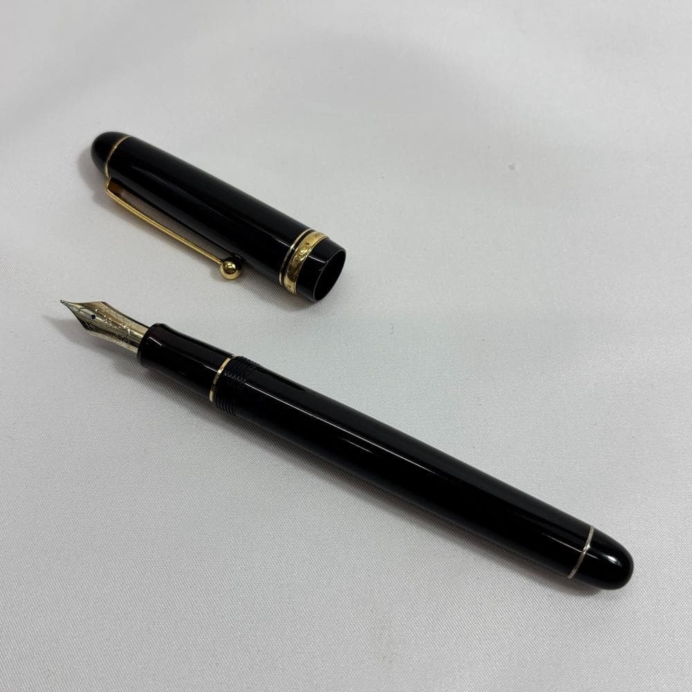 PILOT Custom 67 Fountain Pen 14K Gold M Medium Nib Size 5 Black Resin Japan