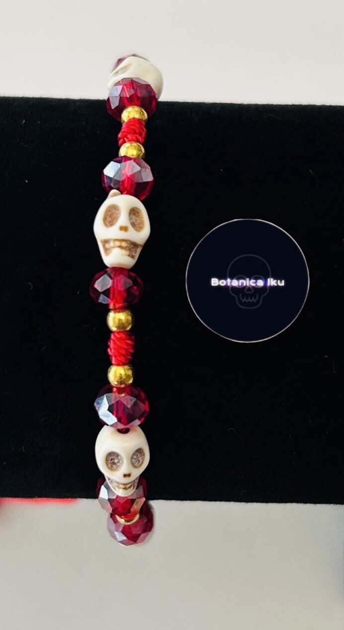 Pulsera Roja Ajustable De Calaveras/ Skulls Red Bracelet