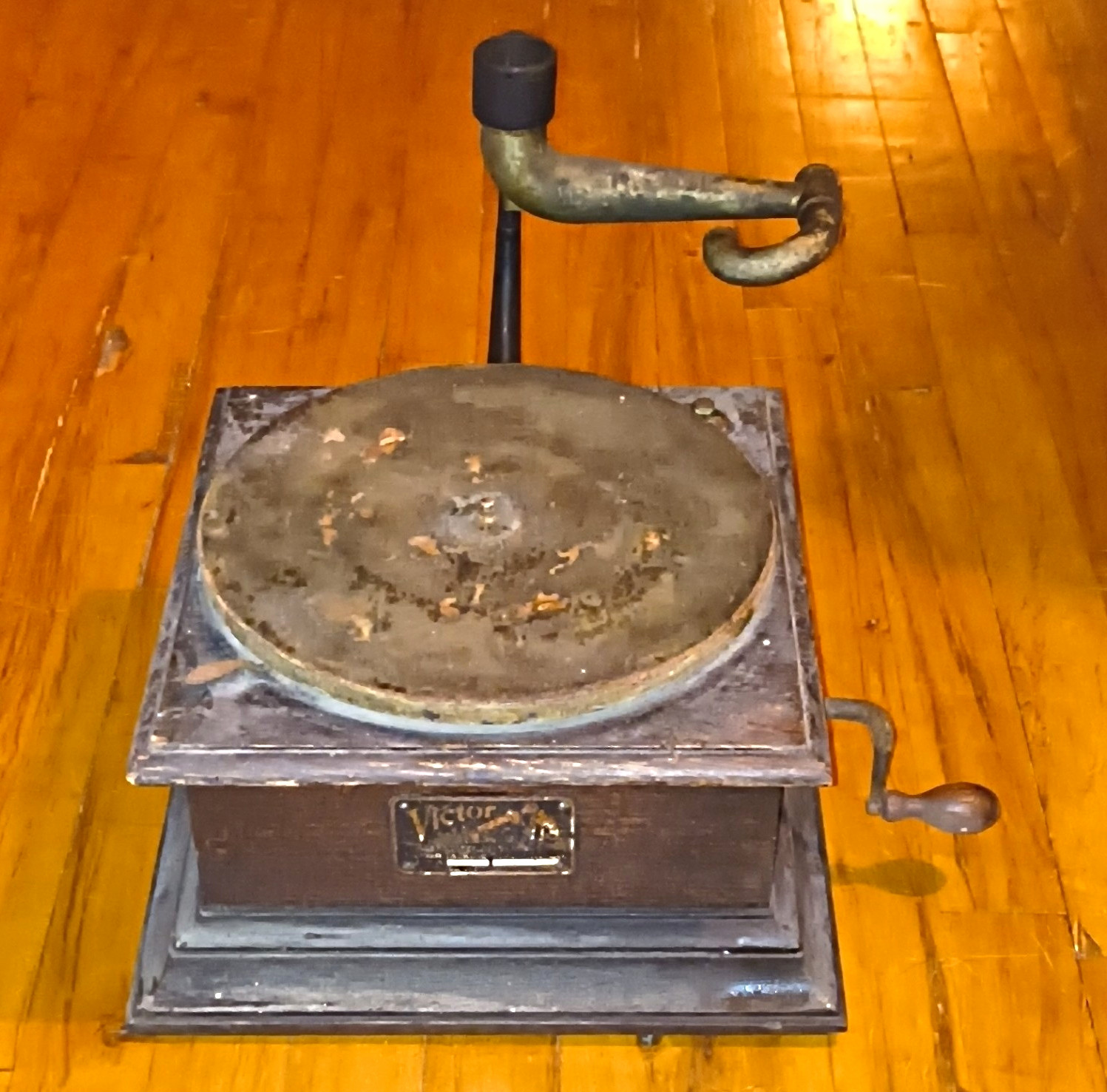 Antique Victor Talking Machine Phonograph (Model V-I) – Original Patina - WORKS