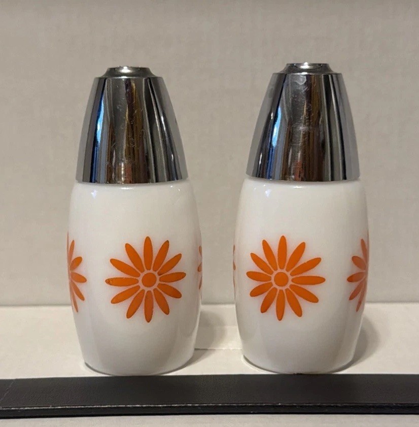 Vintage MCM Gemco Orange and White Daisy Salt and Pepper Shakers
