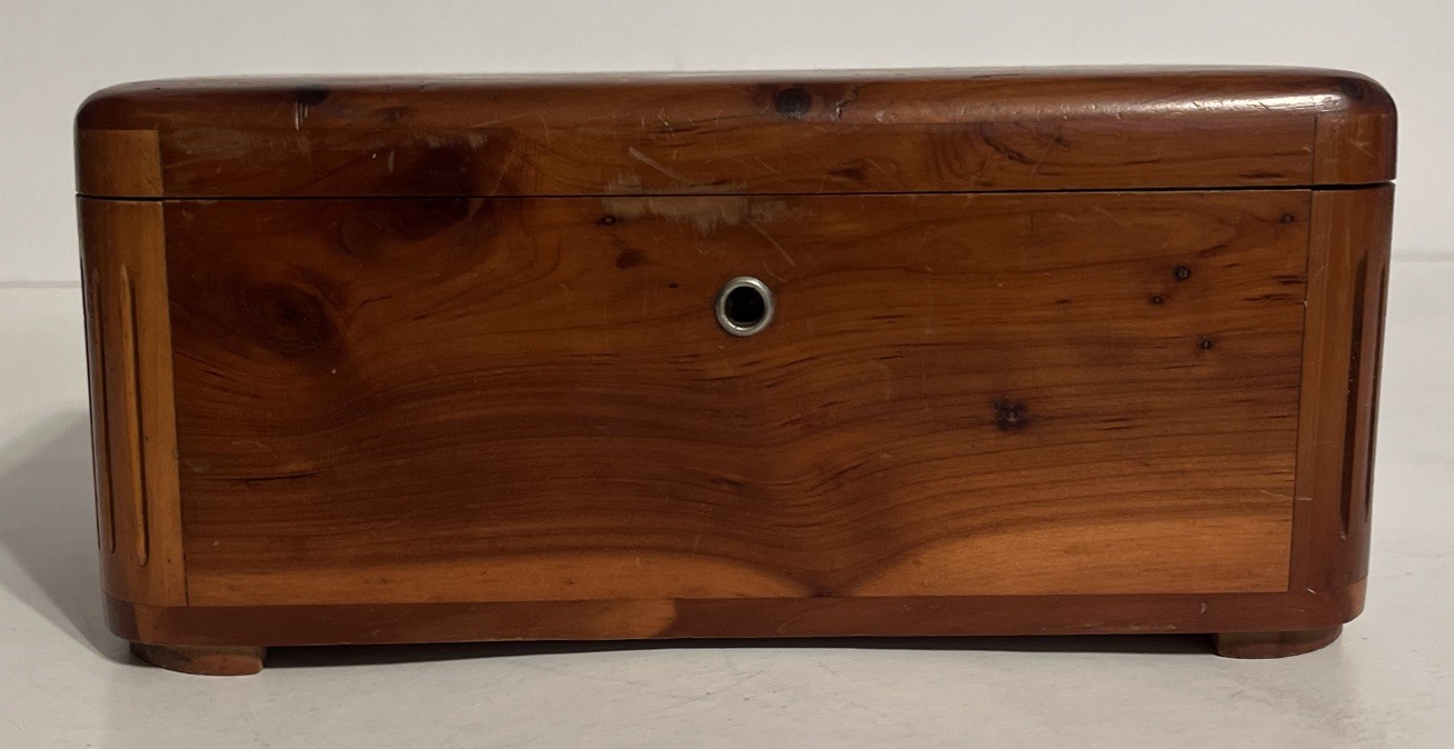 Vintage Miniature Lane Cedar Chest Advertising, Haverty Furniture Co. Vintage Miniature Lane Cedar Chest Advertising, Haverty Furniture Co.
