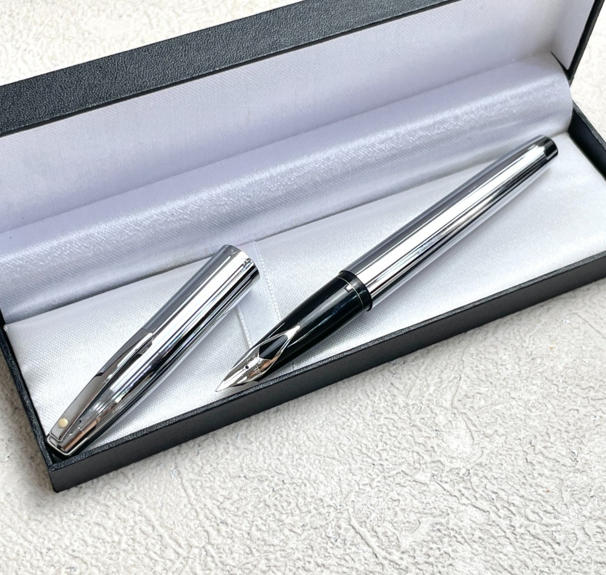 Vintage Sheaffer Imperial 506 Fountain Pen Bright Chrome F Nib Australia BS023