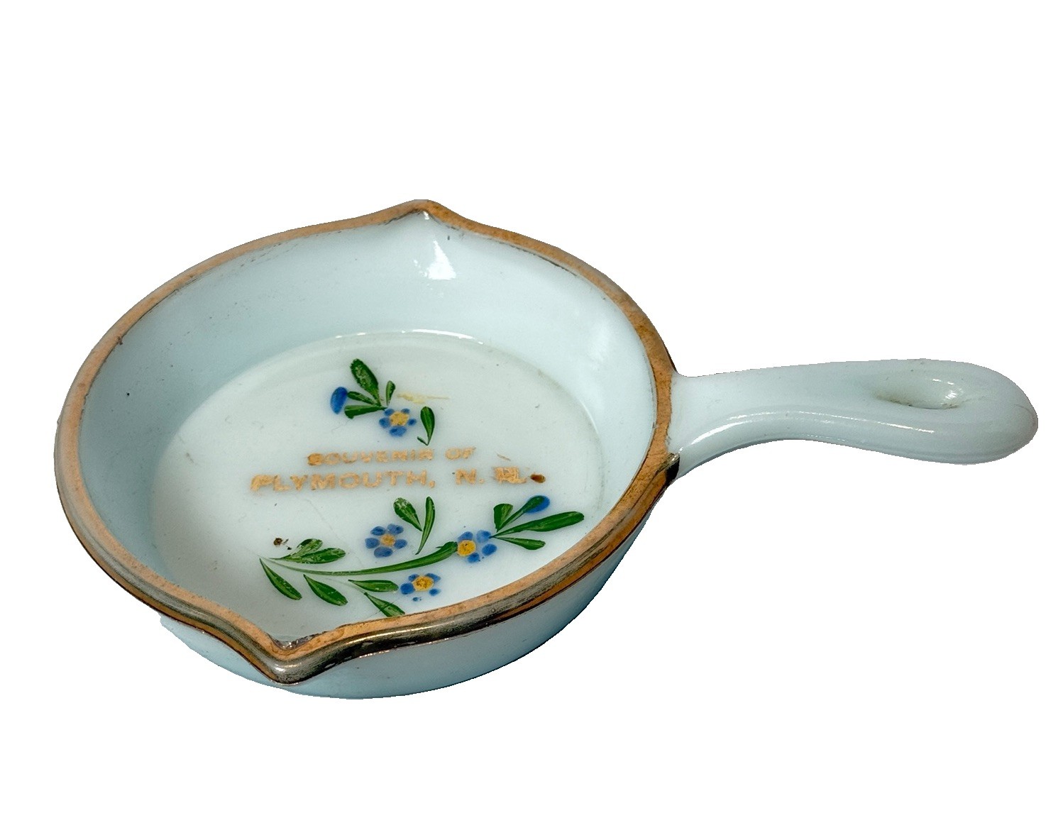 PLYMOUTH NH NEW HAMPSHIRE Souvenir ANTIQUE WHITE BLUE Glass TRINKET PAN PLYMOUTH NH NEW HAMPSHIRE Souvenir ANTIQUE WHITE BLUE Glass TRINKET PAN