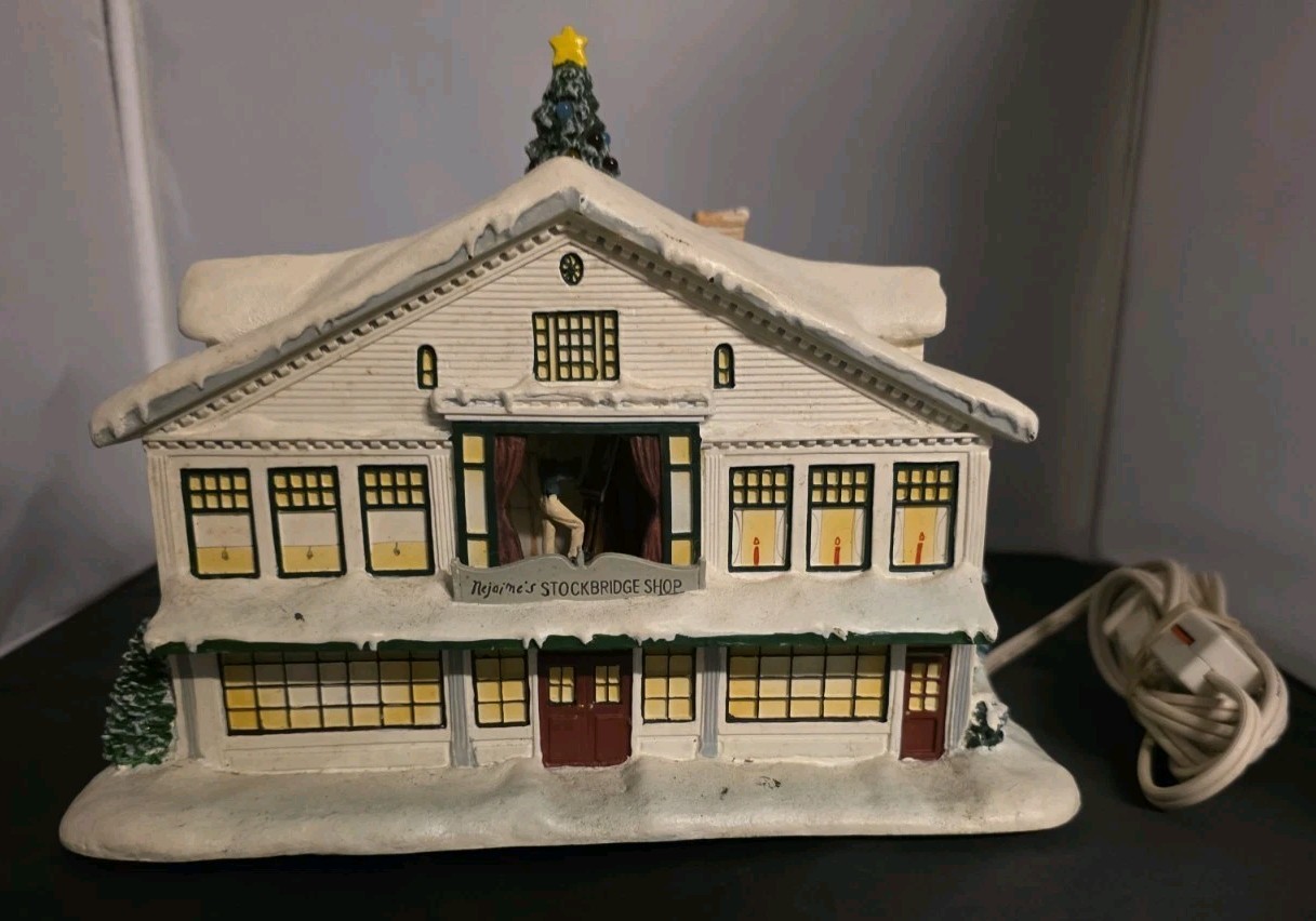 Hawthorne Village Norman Rockwell Studio Lighted Village House Santa 2001 Resin