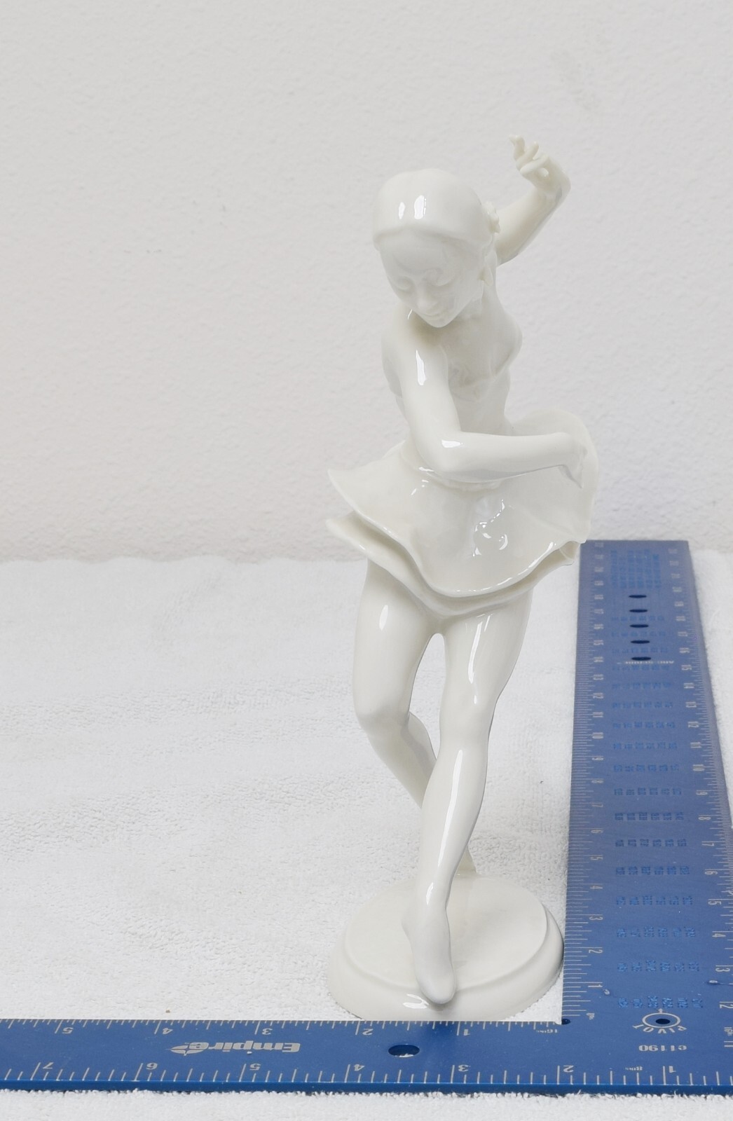Antique Hutschenreuther Porcelain Dancer Ballerina Statue / Figurine, 1930\'s Antique Hutschenreuther Porcelain Dancer Ballerina Statue / Figurine, 1930\'s