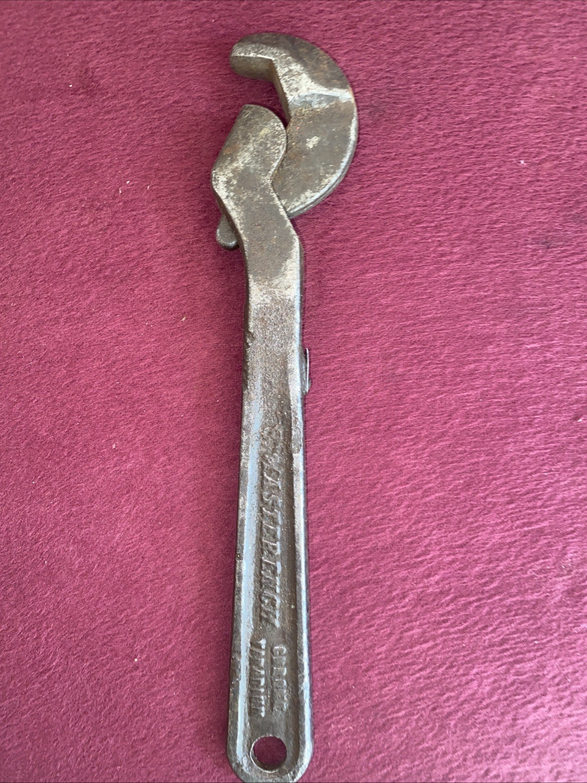 HELLER BROTHERS CO. ADJUSTABLE 8\