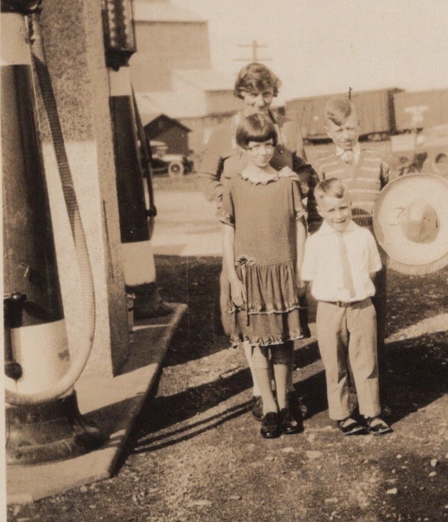 1930s Brothers Sister Boys Girl Family Portrait Childhood Gas Station Cars
