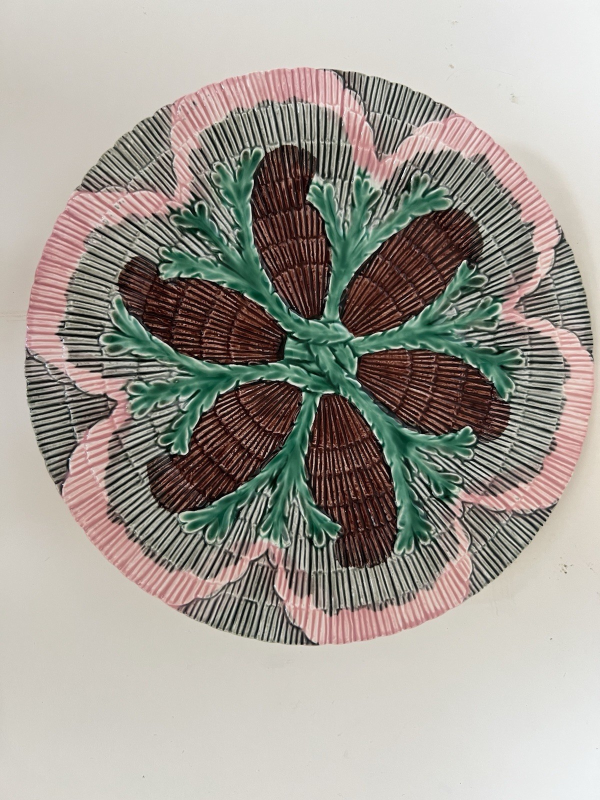 VINTAGE HORCHOW MAJOLICA SEAWEED AND SHELL SALAD PLATE 8 1/4 VINTAGE HORCHOW MAJOLICA SEAWEED AND SHELL SALAD PLATE 8 1/4