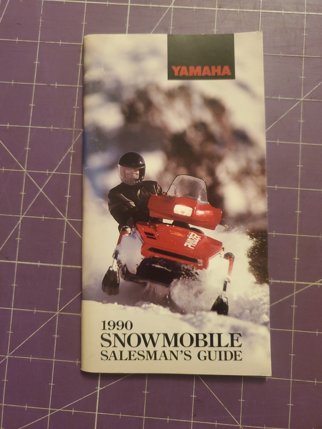 1990 Yamaha Snow Salesman\'s Guide Brochure 
