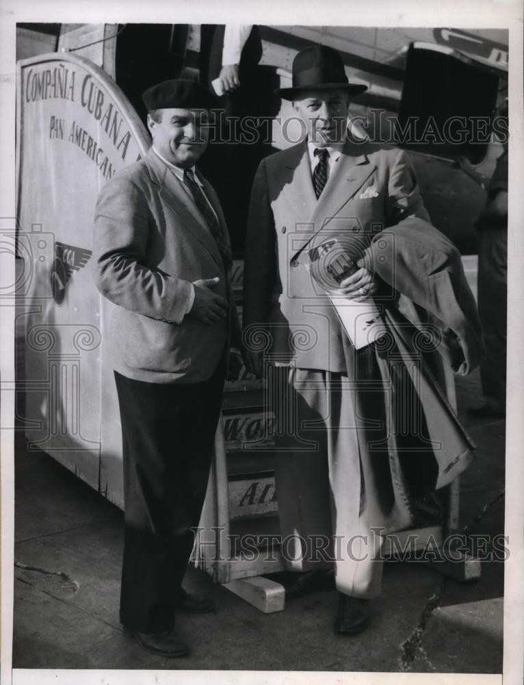 1946 Press Photo Clyde Pangborn around the world flyer & Cliff Clevenger PanAM 1946 Press Photo Clyde Pangborn around the world flyer & Cliff Clevenger PanAM