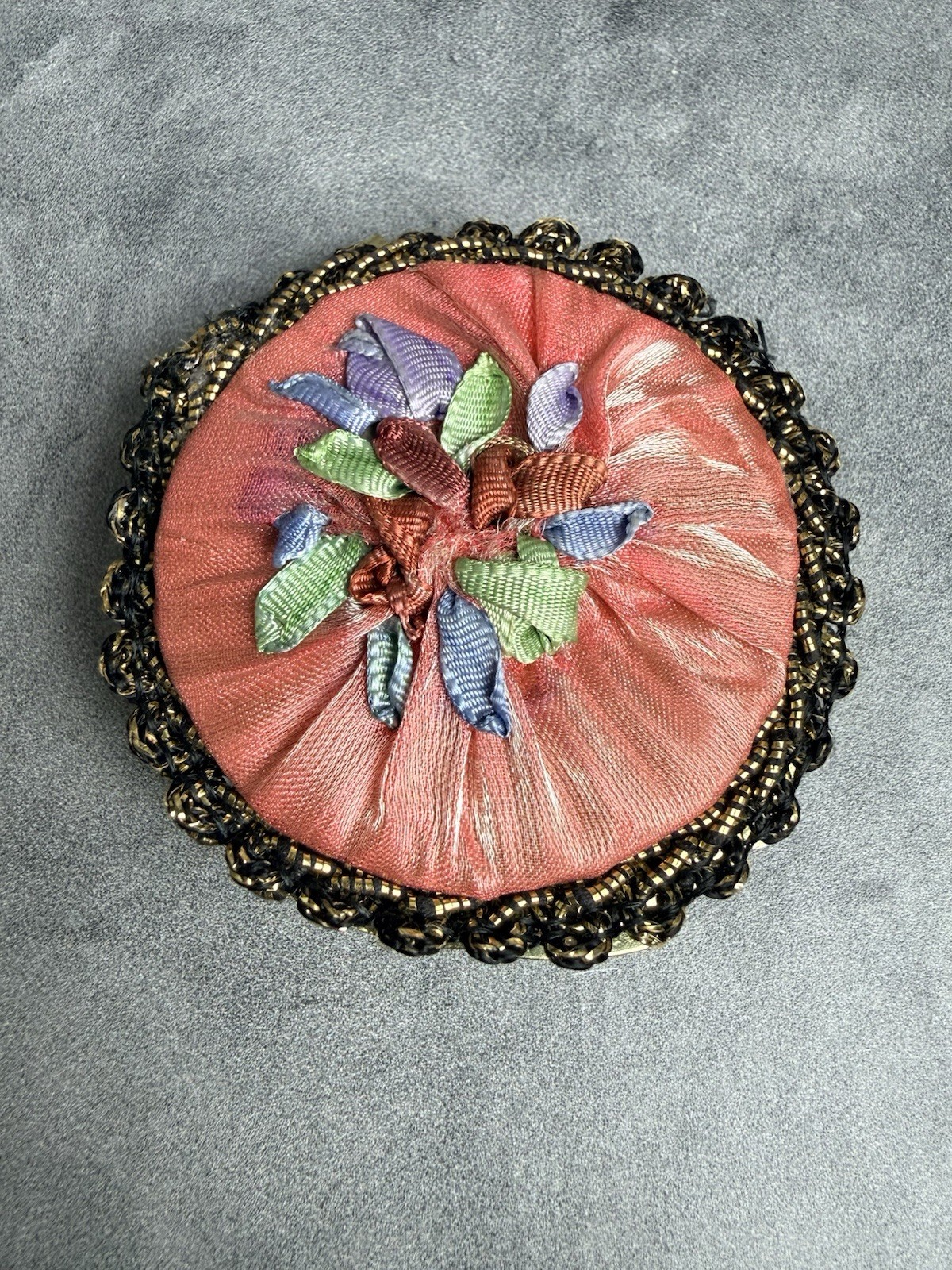 Vintage Round Gold Tone Cosmetic Compact Mirror Pink Floral Fabric Cover 2.9 Vintage Round Gold Tone Cosmetic Compact Mirror Pink Floral Fabric Cover 2.9