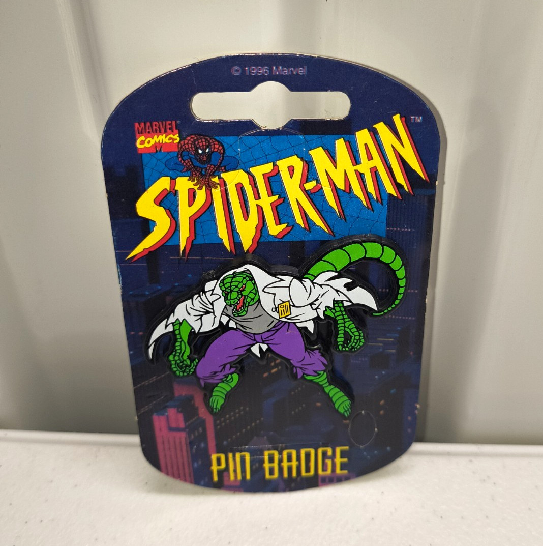 Vtg Marvel Comics Spider-Man Lizard Pin Badge 1996 on Cardback Dufort & Sons UK