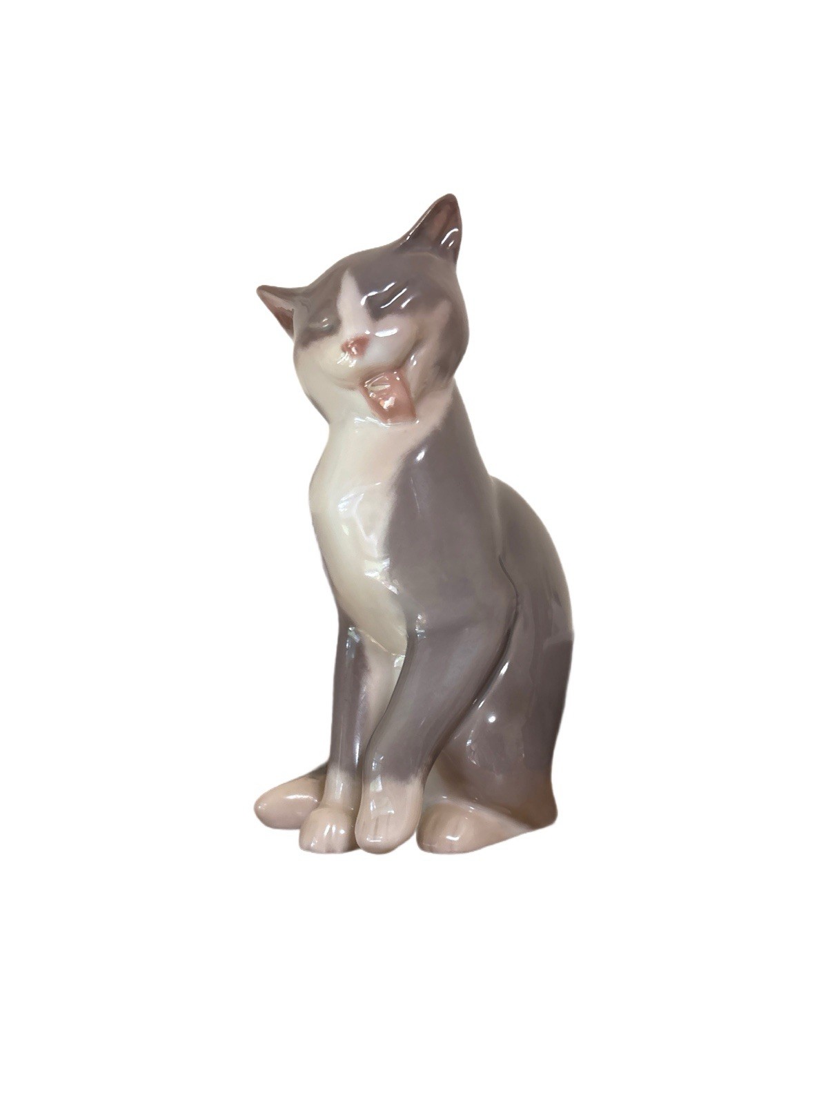 Royal Copenhagen Bing Grondahl Denmark Kitty Cat Figurine 2465 5.5\