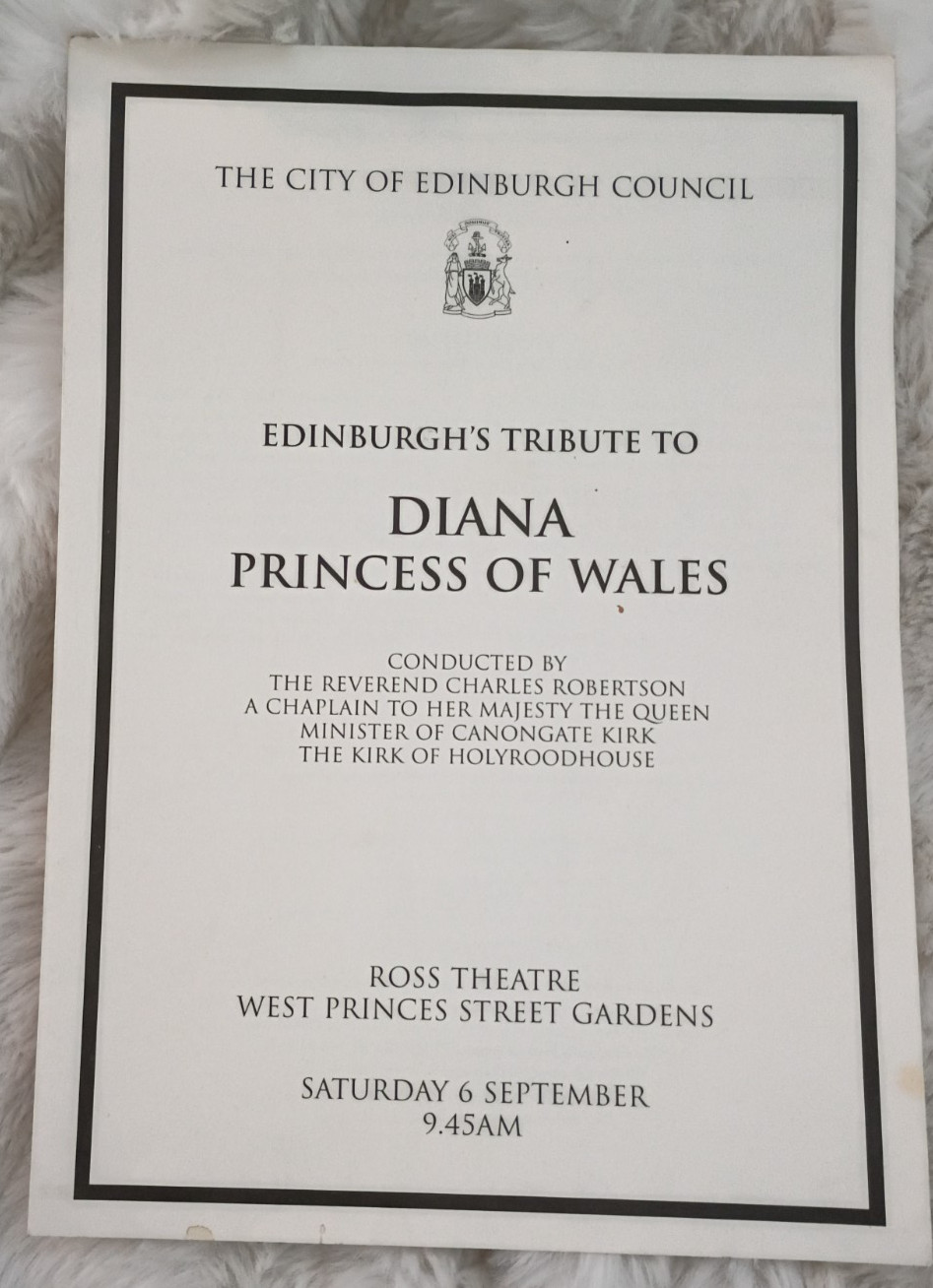 Lot- Princess Diana Sept 2-7, 1997  Funeral  Scotsman, Daily Mail, Times 13 pcs