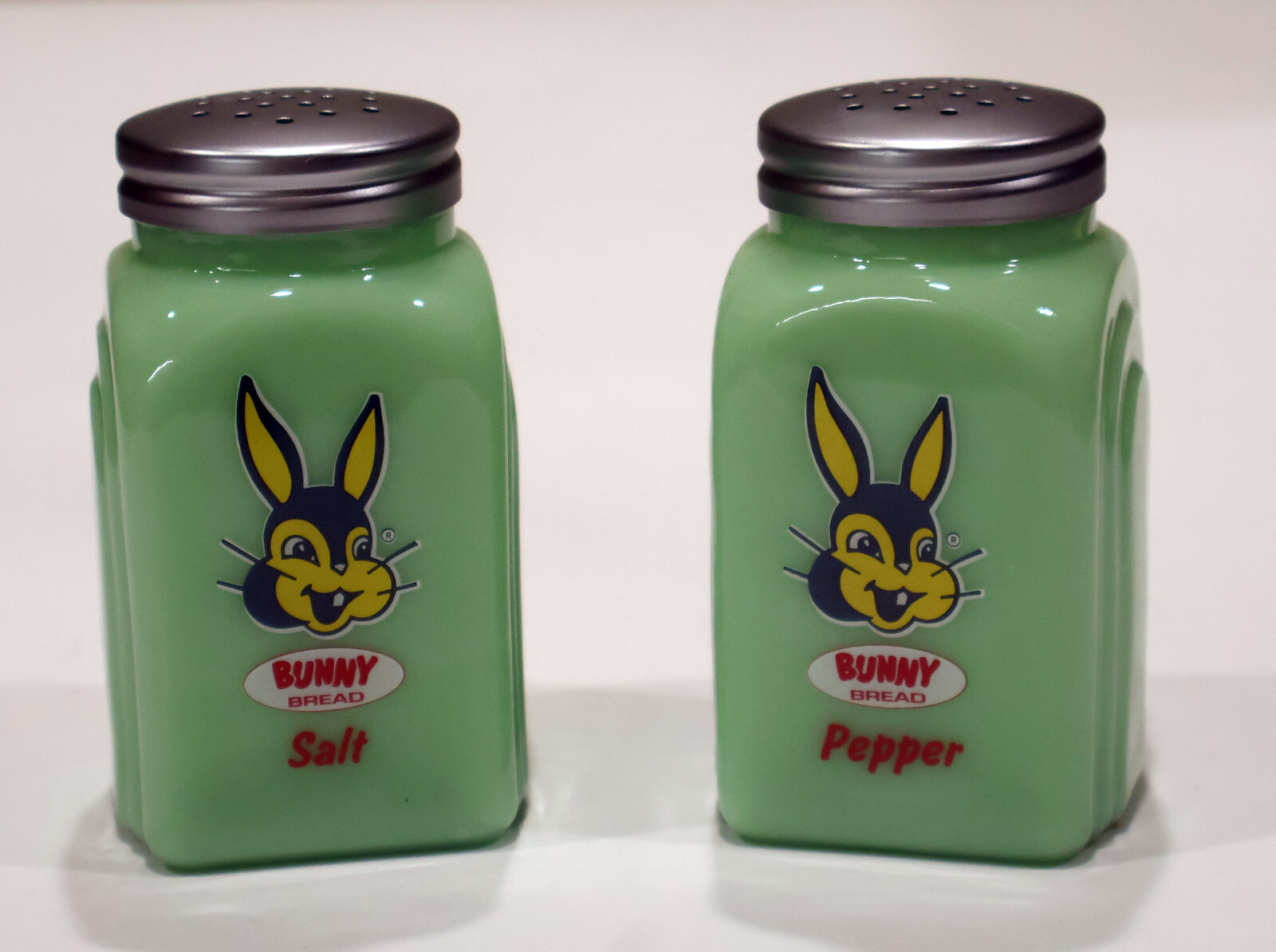 Bunny Bread Jadeite Salt & Pepper Shakers with Arch Side Design Bunny Bread Jadeite Salt & Pepper Shakers with Arch Side Design