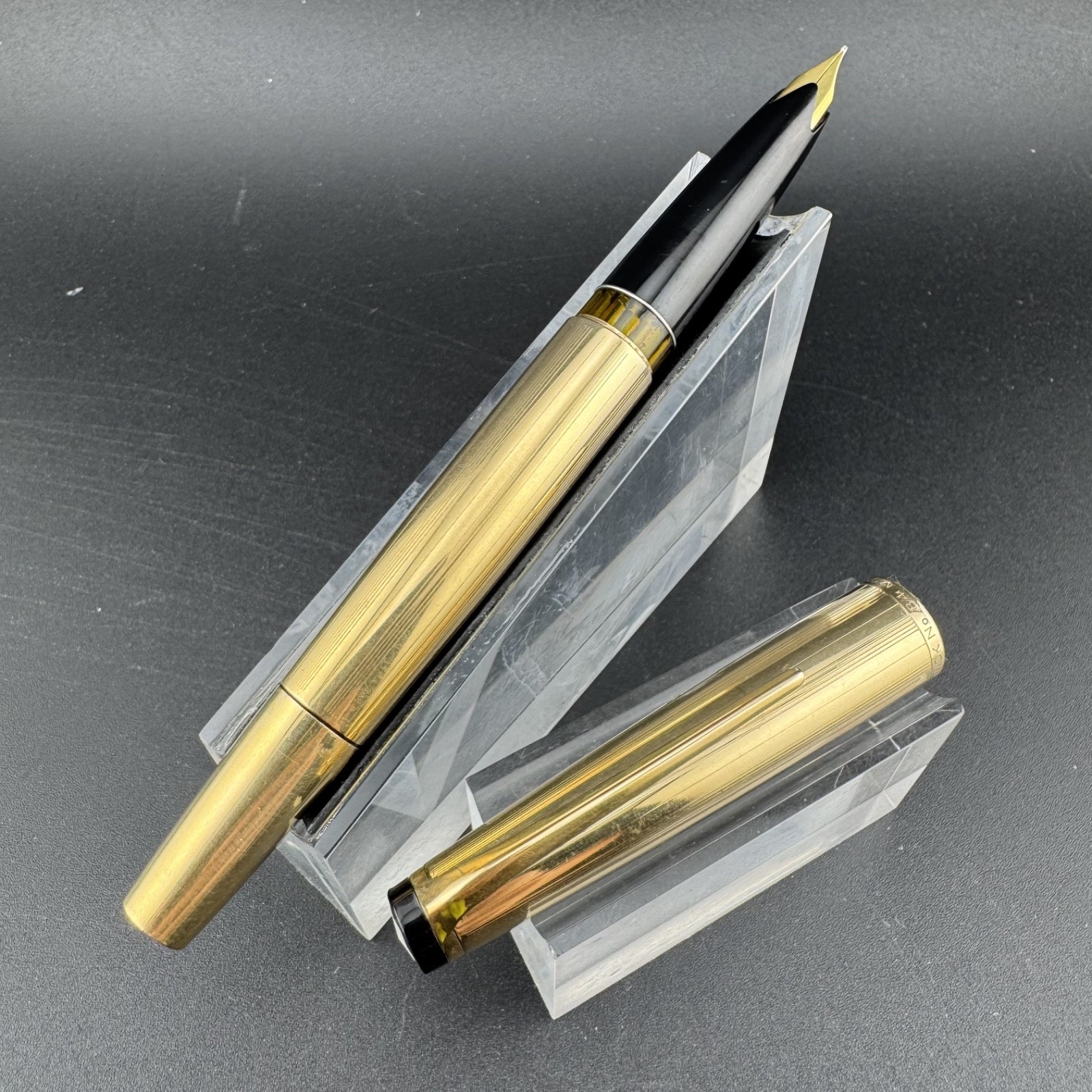 MONTBLANC Meisterstück No. 84 Rolled Gold Fountain Pen 18C Gold Fine Nib Service