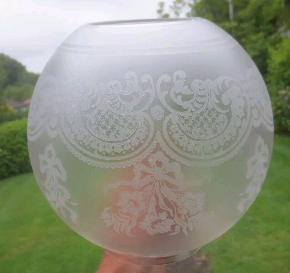 SUPERB ANTIQUE CRYSTAL ETCHED GLASS PATTERN DUPLEX OIL LAMP SHADE