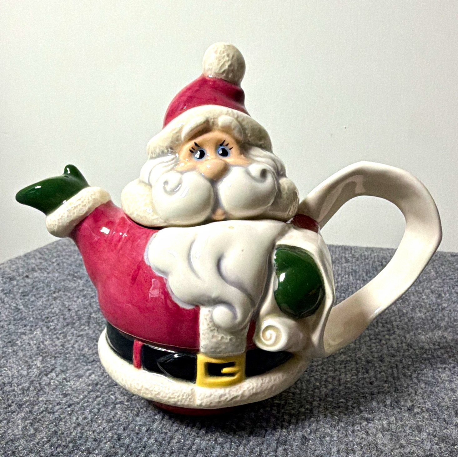 Santa Claus Novelty Ceramic Teapot w/ Lid, Glazed Red White Green, 8 oz