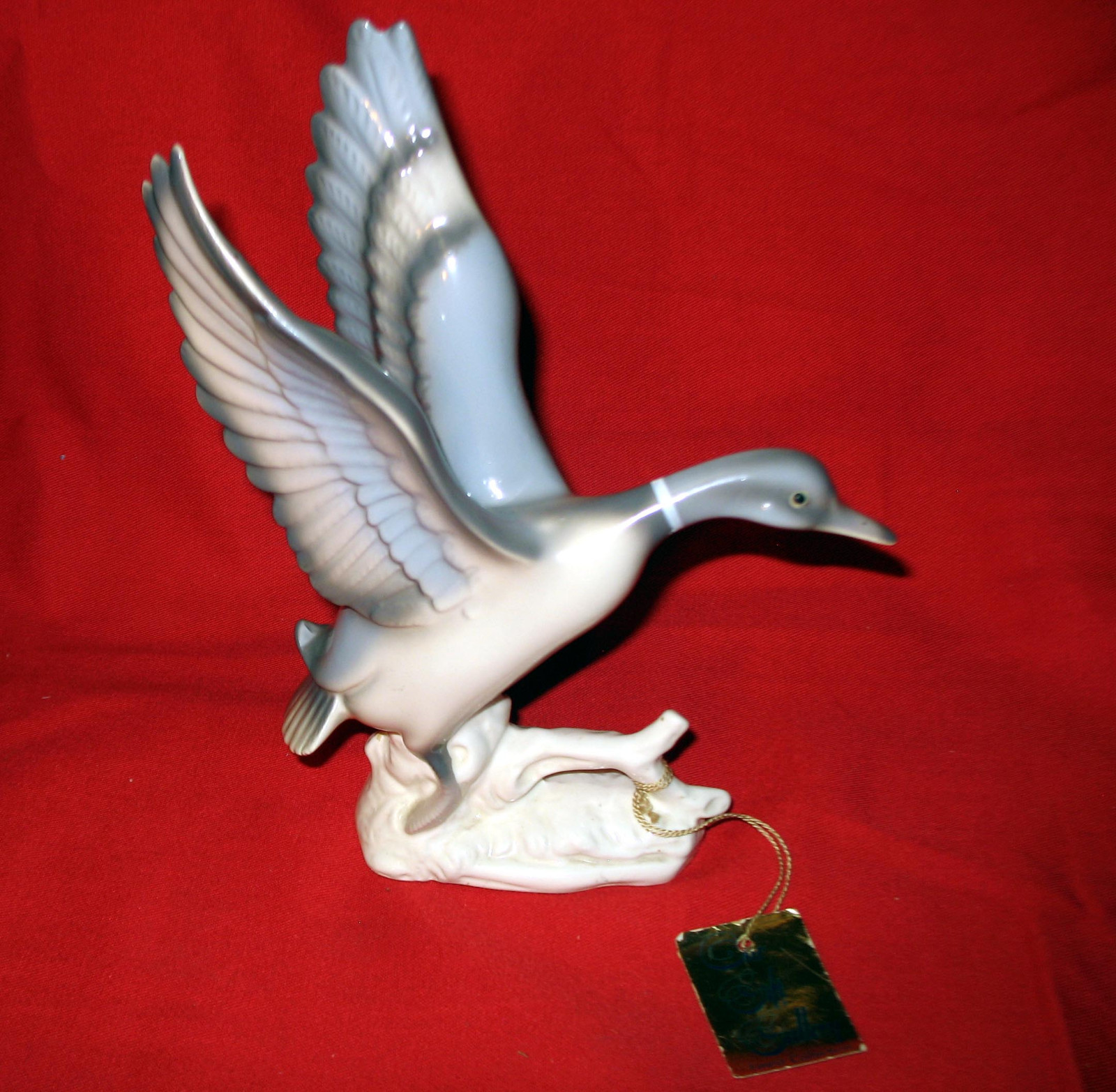 ATTRACTIVE ENESCO DUCK PORCELAIN FIGURINE ATTRACTIVE ENESCO DUCK PORCELAIN FIGURINE
