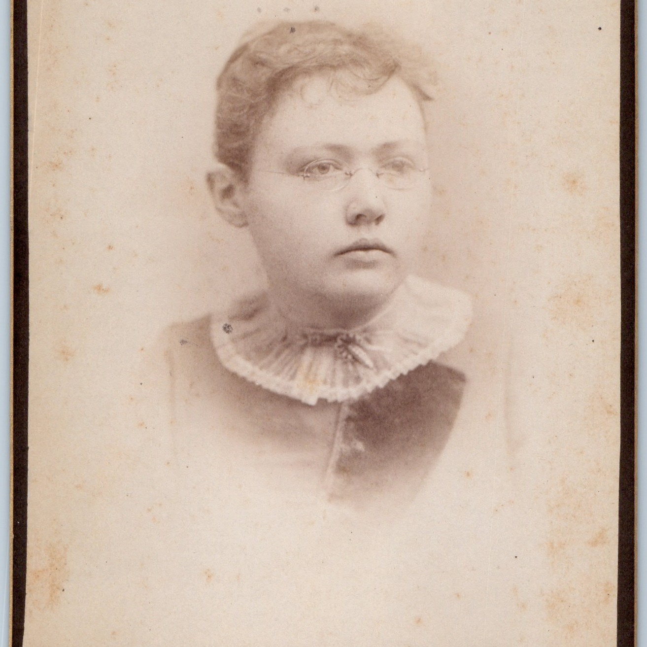 c1880s Wolfboro NH Cabinet Card Photo Young Woman Glasses ruff collar Brigham