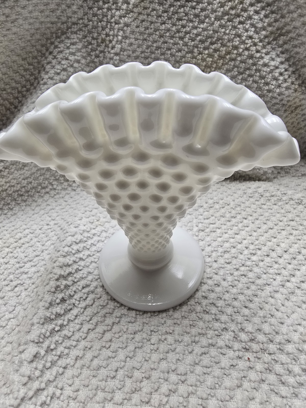 Vintage Fenton Ruffled Hobnail Milk Glass 4