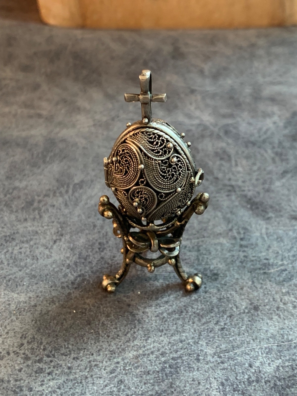Greek Orthodox sterling silver egg and stand Madonna and child inside egg pendan