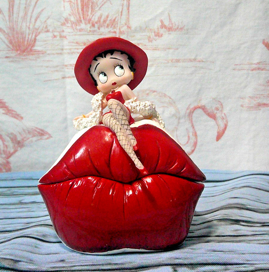 Betty Boop on Large Red Lips Porcelain Trinket Box Dave Grossman Design Rare VTG