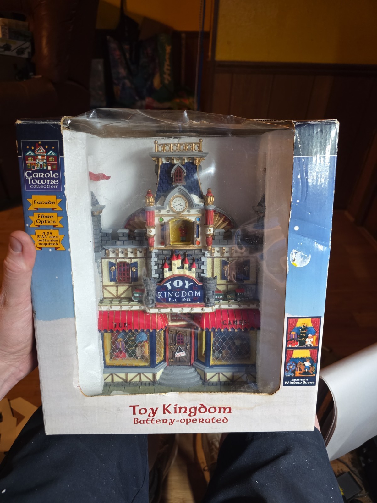 Lemax 2003 Essex Street Façade TOY Shop KINGDOM Hanging Wall Setting Battery Op Lemax 2003 Essex Street Façade TOY Shop KINGDOM Hanging Wall Setting Battery Op